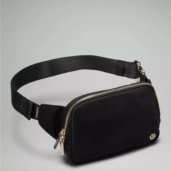 Lululemon Everywhere Belt Bag Large 2L Metal Hardware - Picture 2 of 7